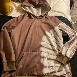 Women’s tie dye sweatshirt fits like a large